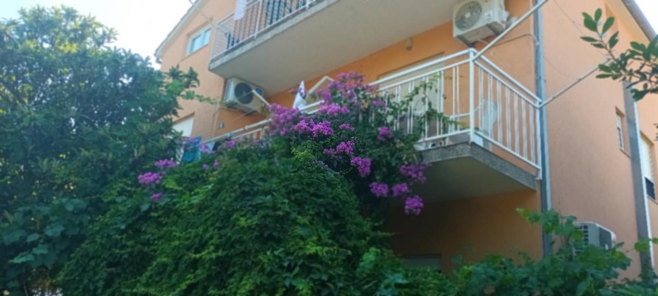 Apartments Bilo Near Primošten Esterno foto