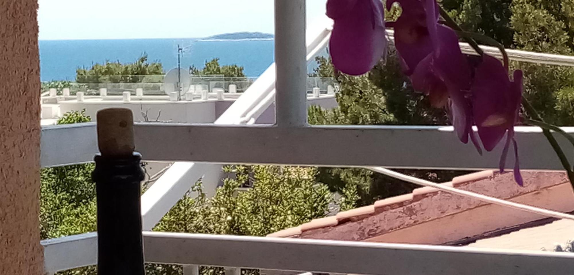 Apartments Bilo Near Primošten Camera foto