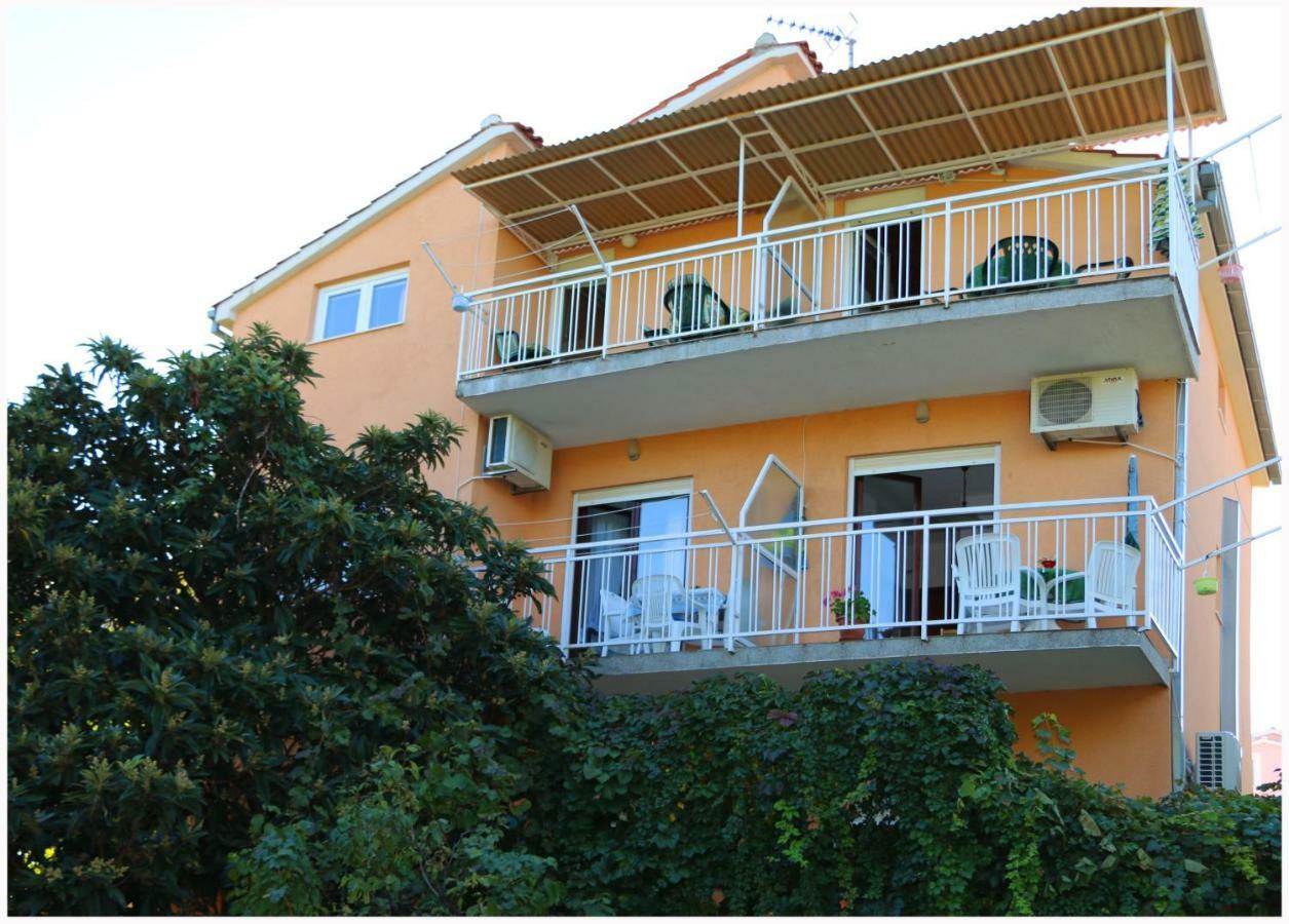 Apartments Bilo Near Primošten Esterno foto
